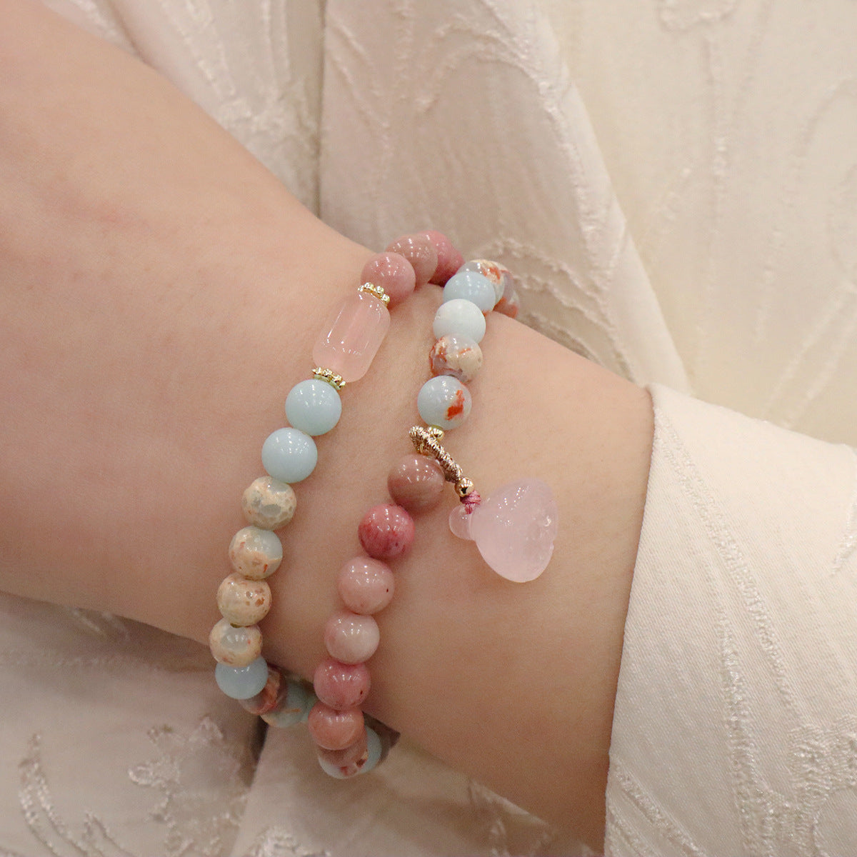 Natural strawberry crystal bracelet