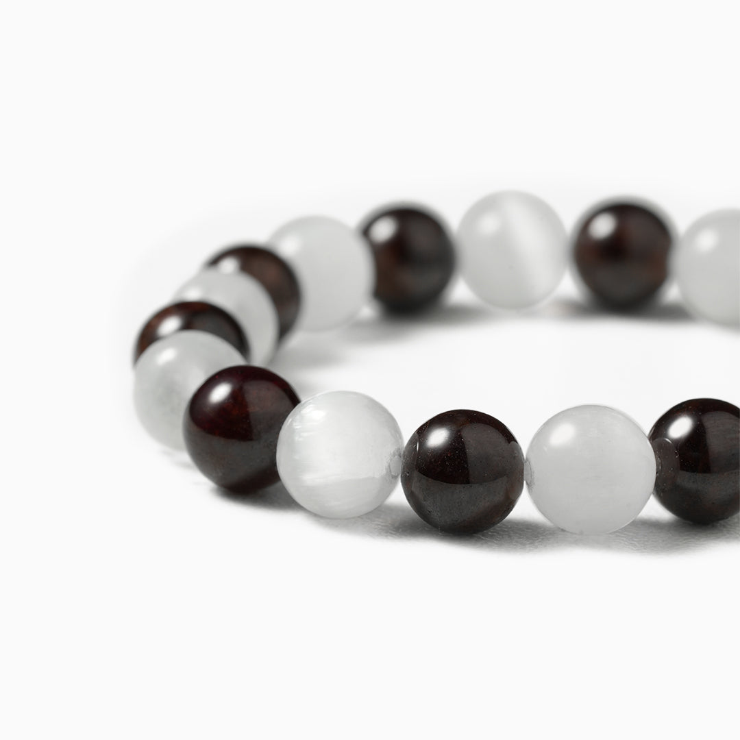 Elegant Garnet and White Gypsum Mineral Bead Bracelet